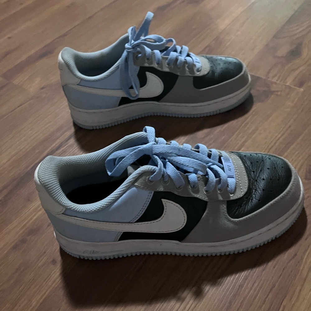 Mens Nike Air. Size 7